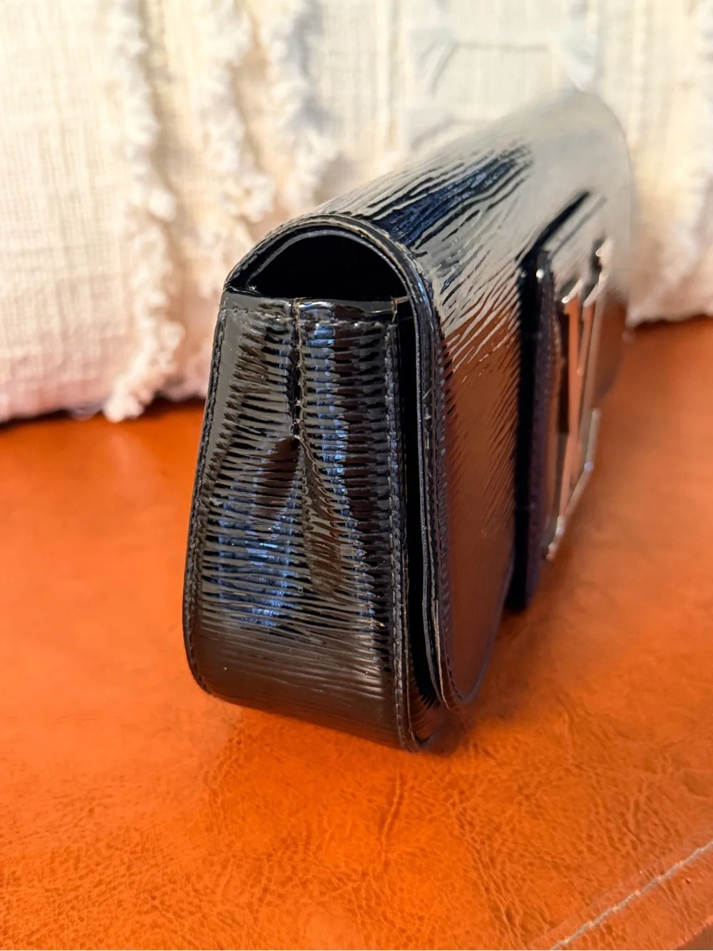 Louis Vuitton Black Patent Clutch with Silver LV Emblem - Picture 4 of 7